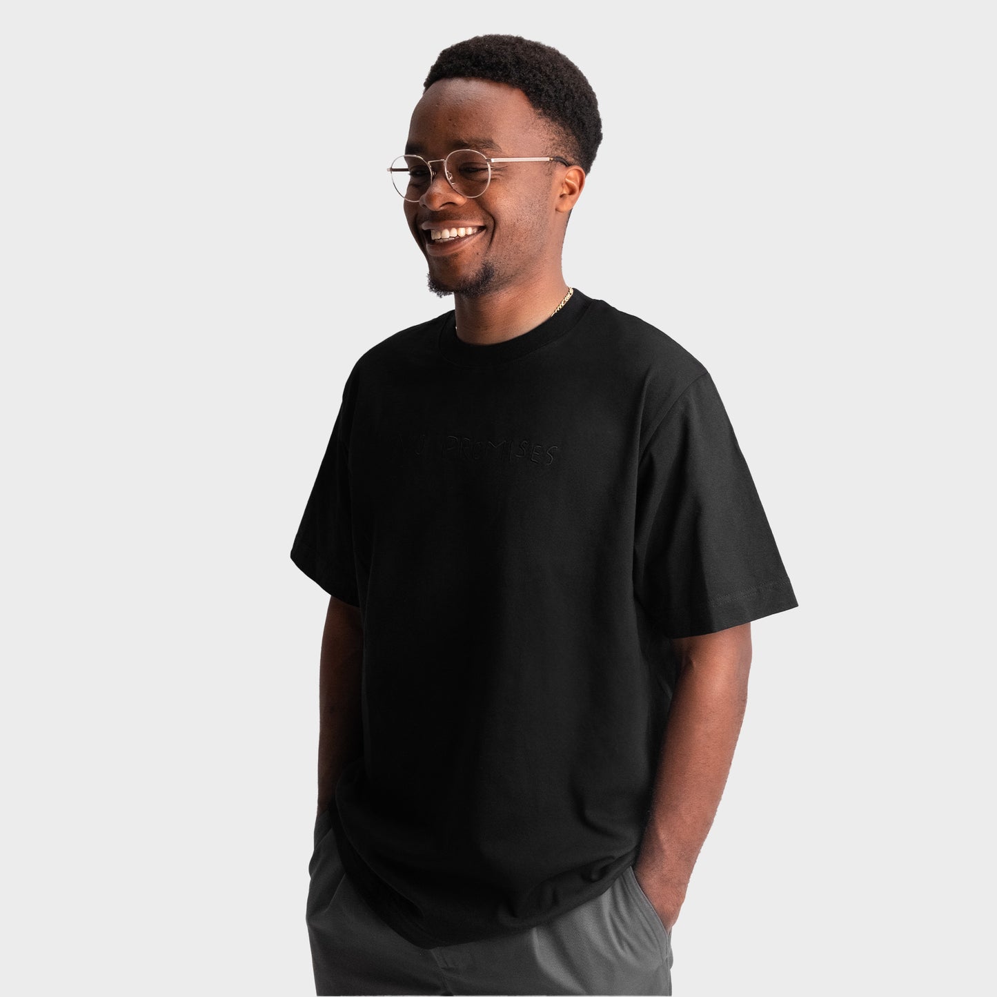 T-shirt black "No promises"